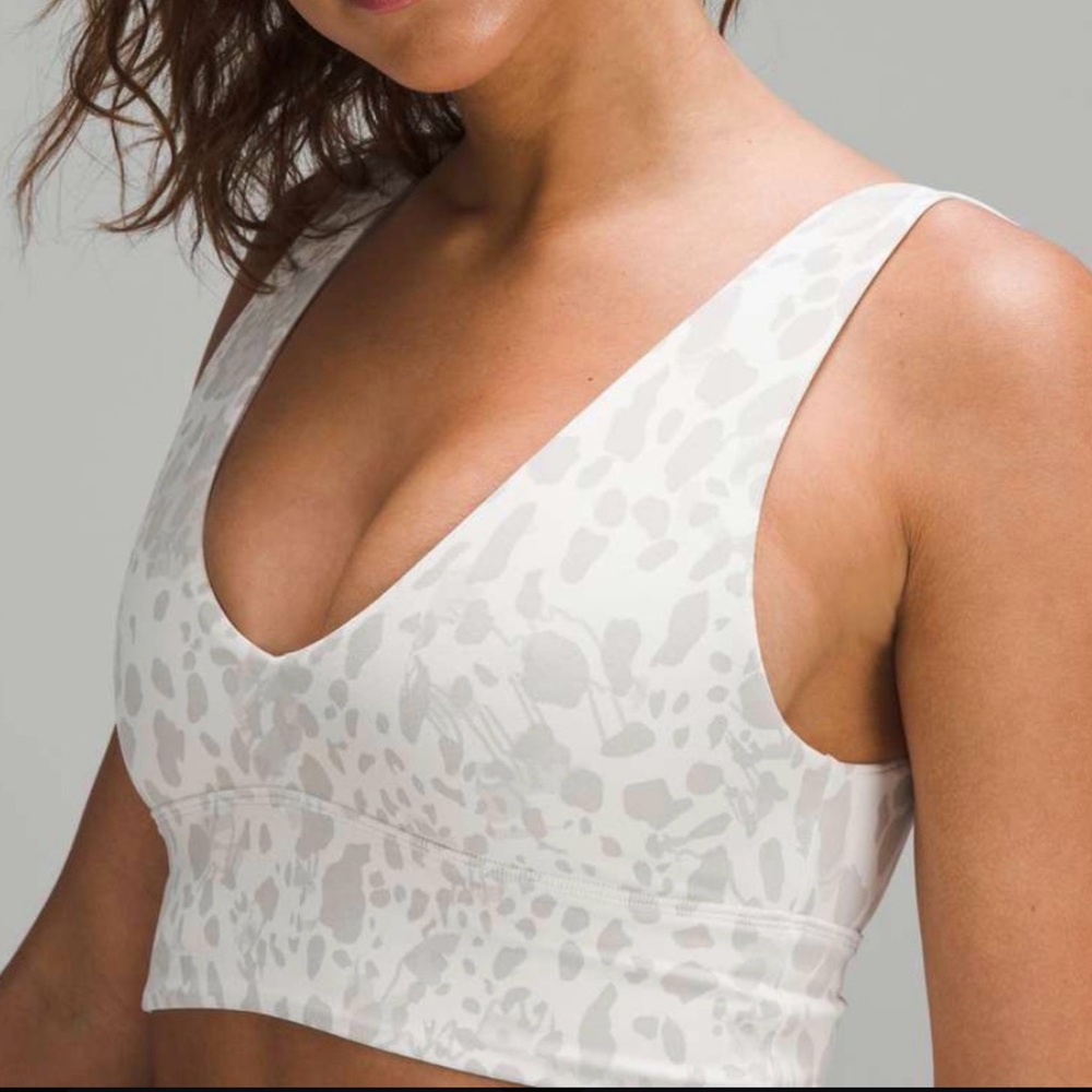 Lululemon Align Women's White Snow Leopard Print Bra Size 6 EUC